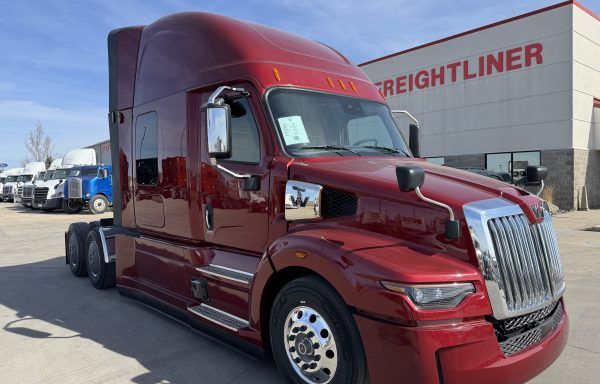 2026 Western Star 57X 72″ Stratosphere #176415
