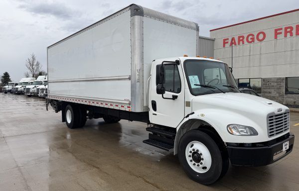 2020 Freightliner M2 106 26′ Van Body #176674