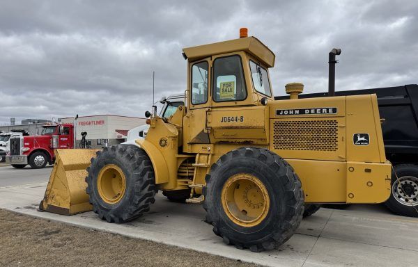 Dozer Tractor – 1975 John Deere