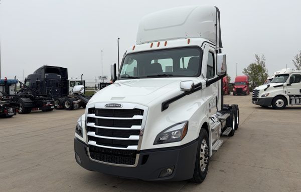 2027 Freightliner PT126 Daycab – 178071