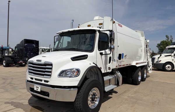 2026 Freightliner M2 106 – 176301